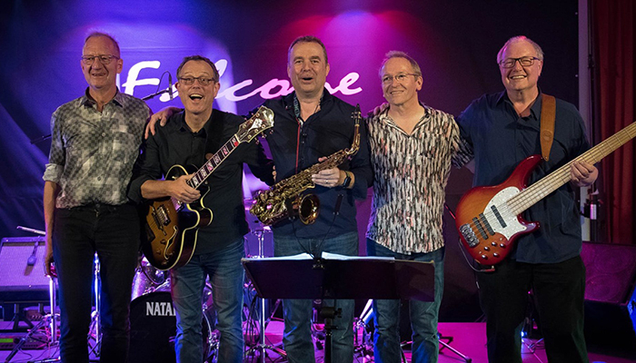 fullhousefalcone-2200_tt