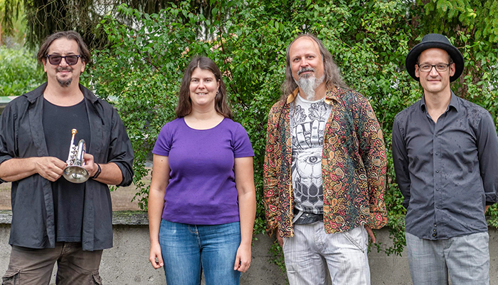 received_639852740244224_tt