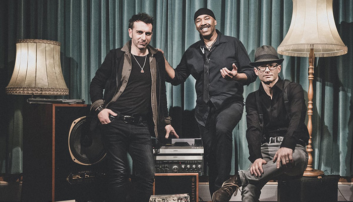 stompin-howie-voodoo-train_tt